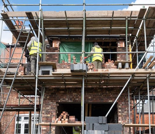 成本飙升至每平方英尺2,000英镑!想要在英国改扩建还可行吗?