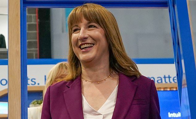 英国房产交易大变革:降低交易成本、缩短时间,将失败率减半!保守党:首次购房可获5千镑退税奖励金