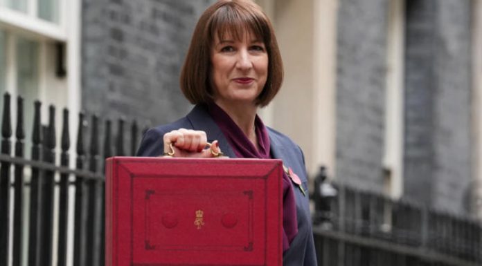 英国住房贷款批准量创新高!海湾贸易协议“即将达成”!首相财相成史上最差“组合”!