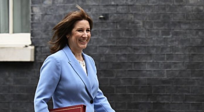 刚刚,英国公布春季预算:借贷降、失业升、通胀跌,英镑汇率下跌!