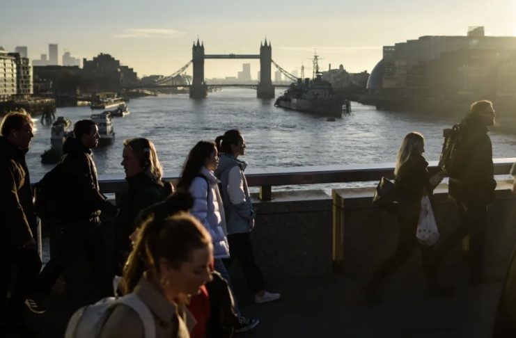 英国GDP第一季度增长0.6%,经济表现优于预期|英国央行加息预期重燃|英镑兑美元跌破1.35