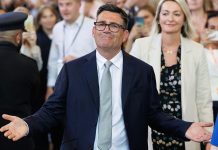 英国新首相要来了:那些按5年规则移民来的人,可能不用等10年了