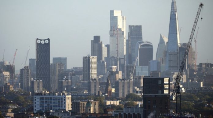 AI企业疯抢伦敦办公室,租赁量一年翻了十倍|英国银行本周再下调贷款利率