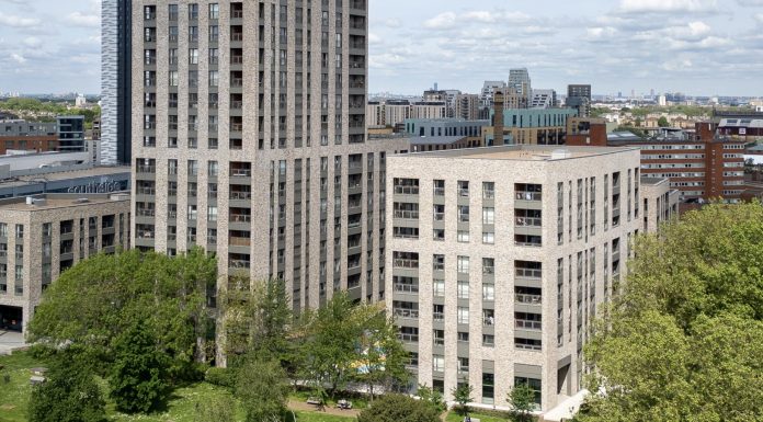 摩根士丹利10亿英镑收购伦敦出租房组合|英国央行利率决议前夜,多家银行抢跑降息