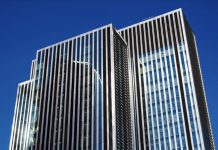 日本资本拟入股伦敦金融城超10亿英镑写字楼|全英出租房供应三年来首次下降,推动租金上涨