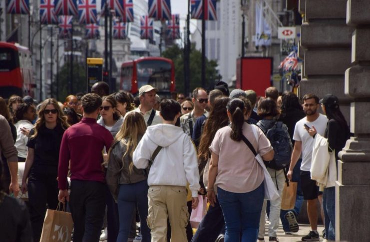 英国8月经济增长|连加四次息可能性不大,汇丰和NatWest今日起下调房贷利率